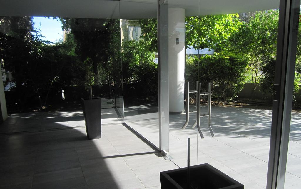 Penelope Central Nikosia Bagian luar foto