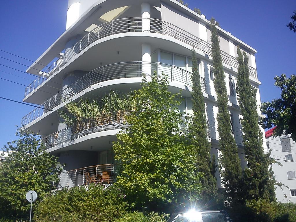 Penelope Central Nikosia Bagian luar foto