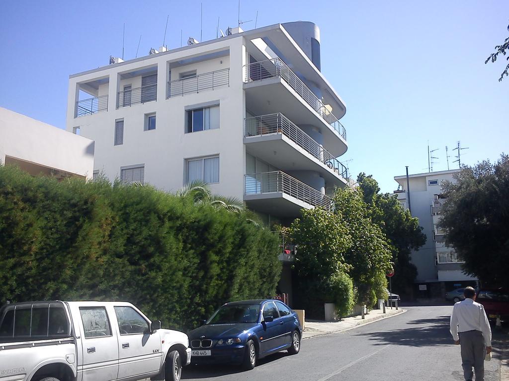 Penelope Central Nikosia Bagian luar foto