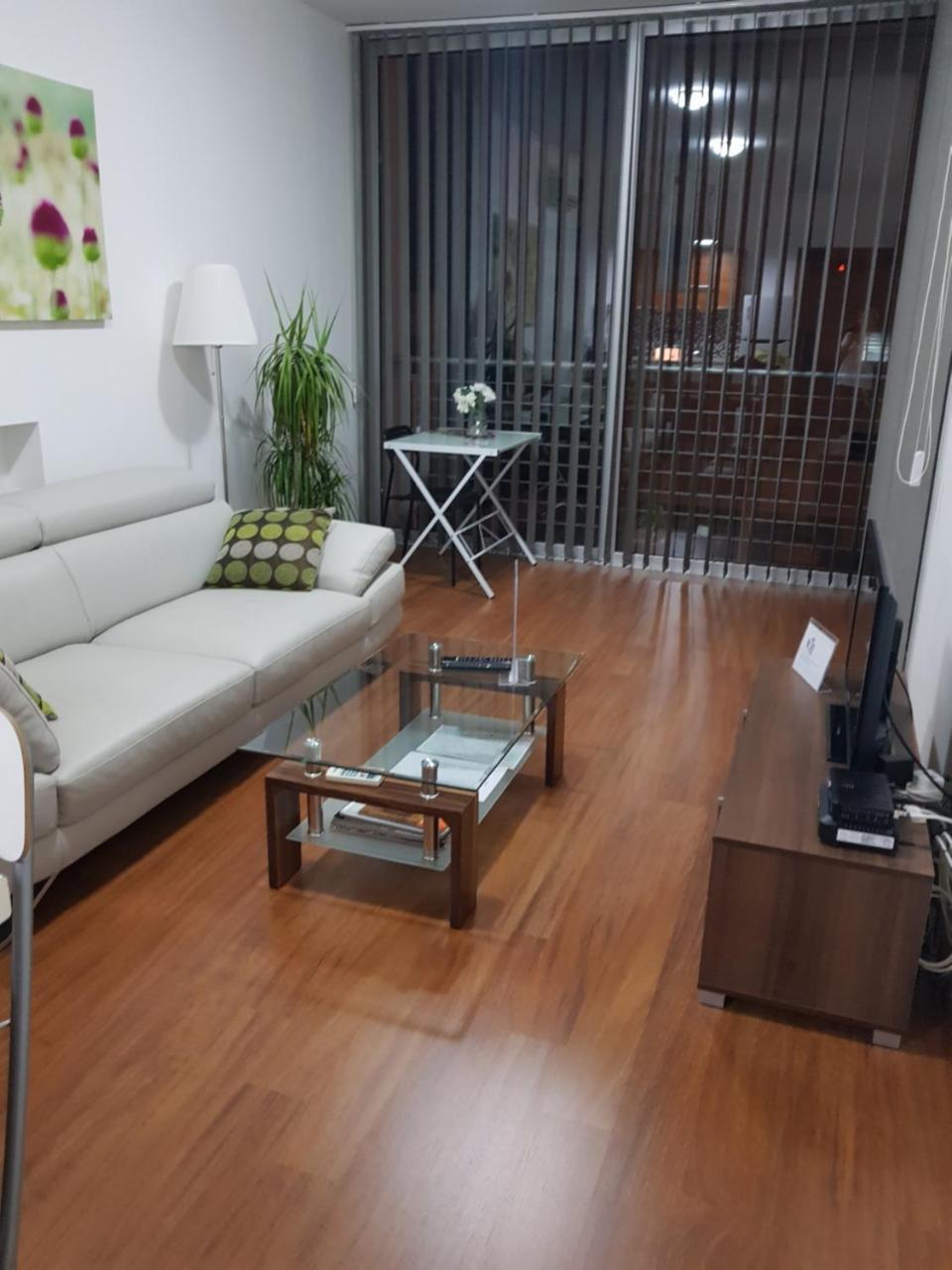 Penelope Central Nikosia Bagian luar foto